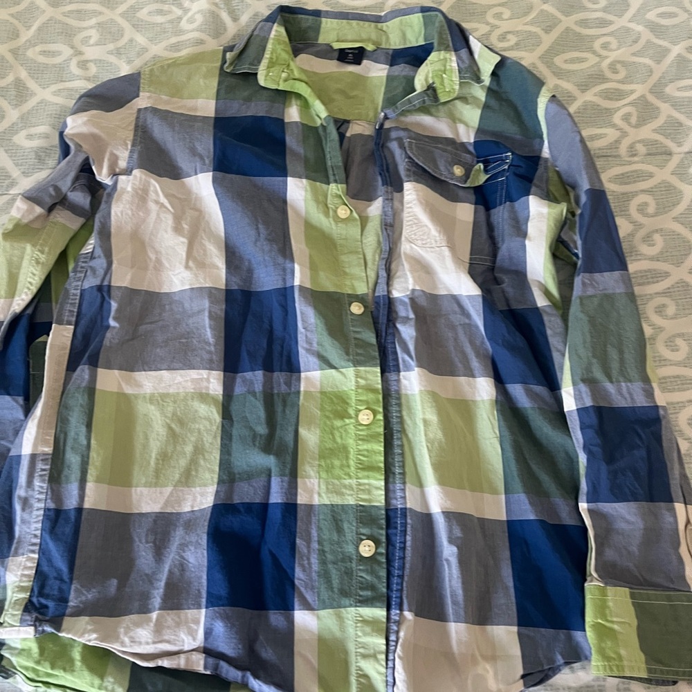 Boys button down plaid shirt size XL (12)